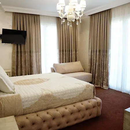 Eiffel 4* Tirana